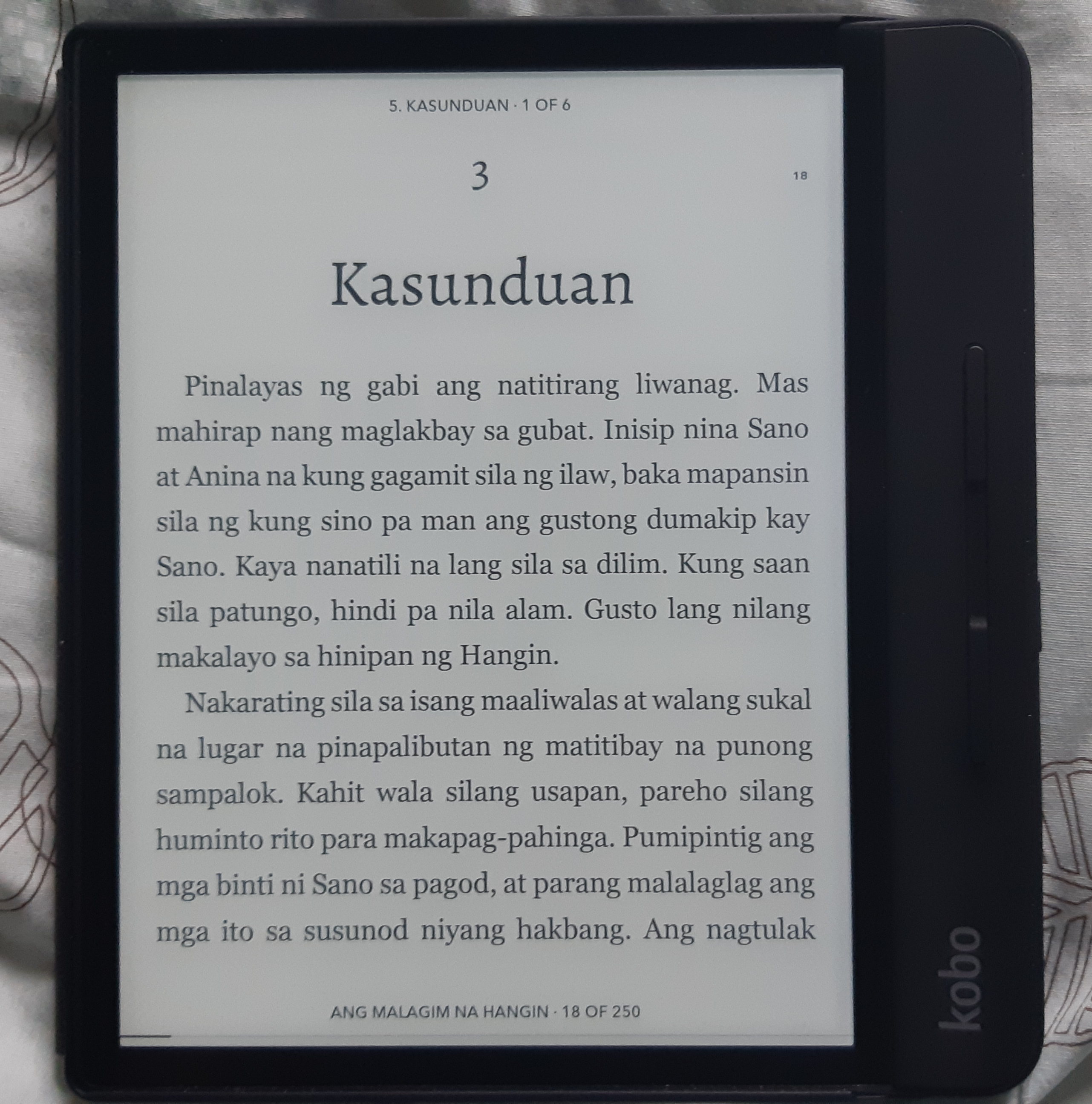 Kobo Forma view of a chapter from Ang Malagim na Hangin.